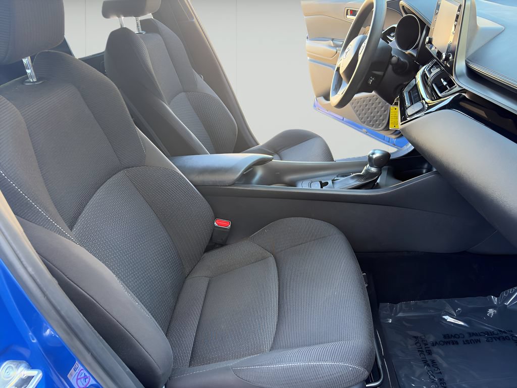 Used 2019 Toyota C-HR LE FWD image 16