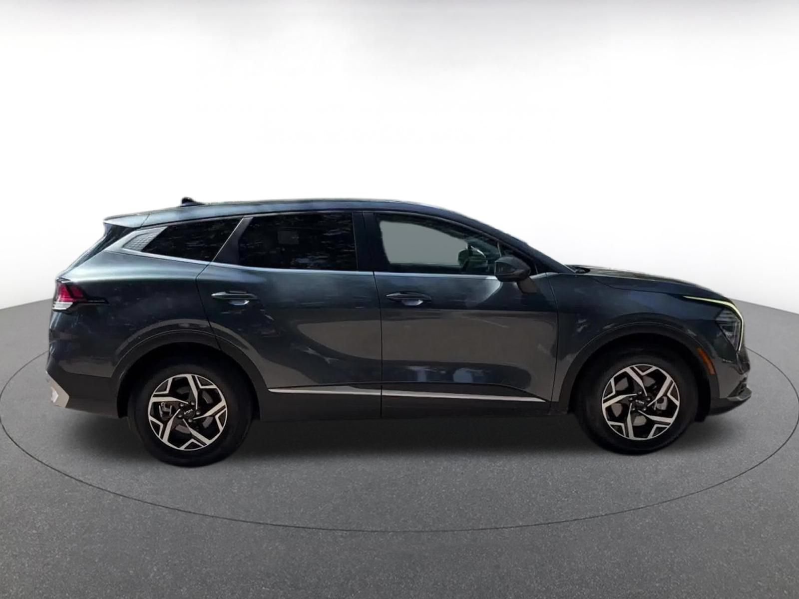 Used 2025 Kia Sportage LX FWD image 16