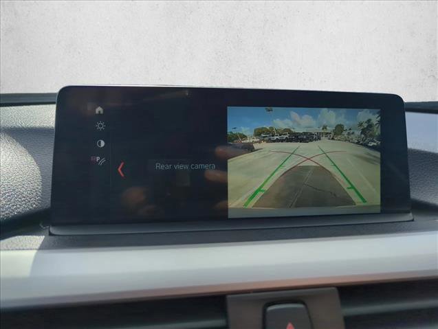 Used 2018 BMW 320i Sedan image 11