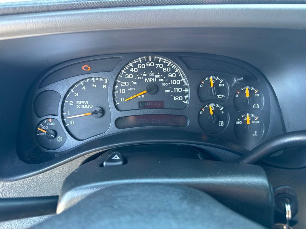 Used 2005 Chevrolet Silverado 2500 LS AWD/4WD image 21