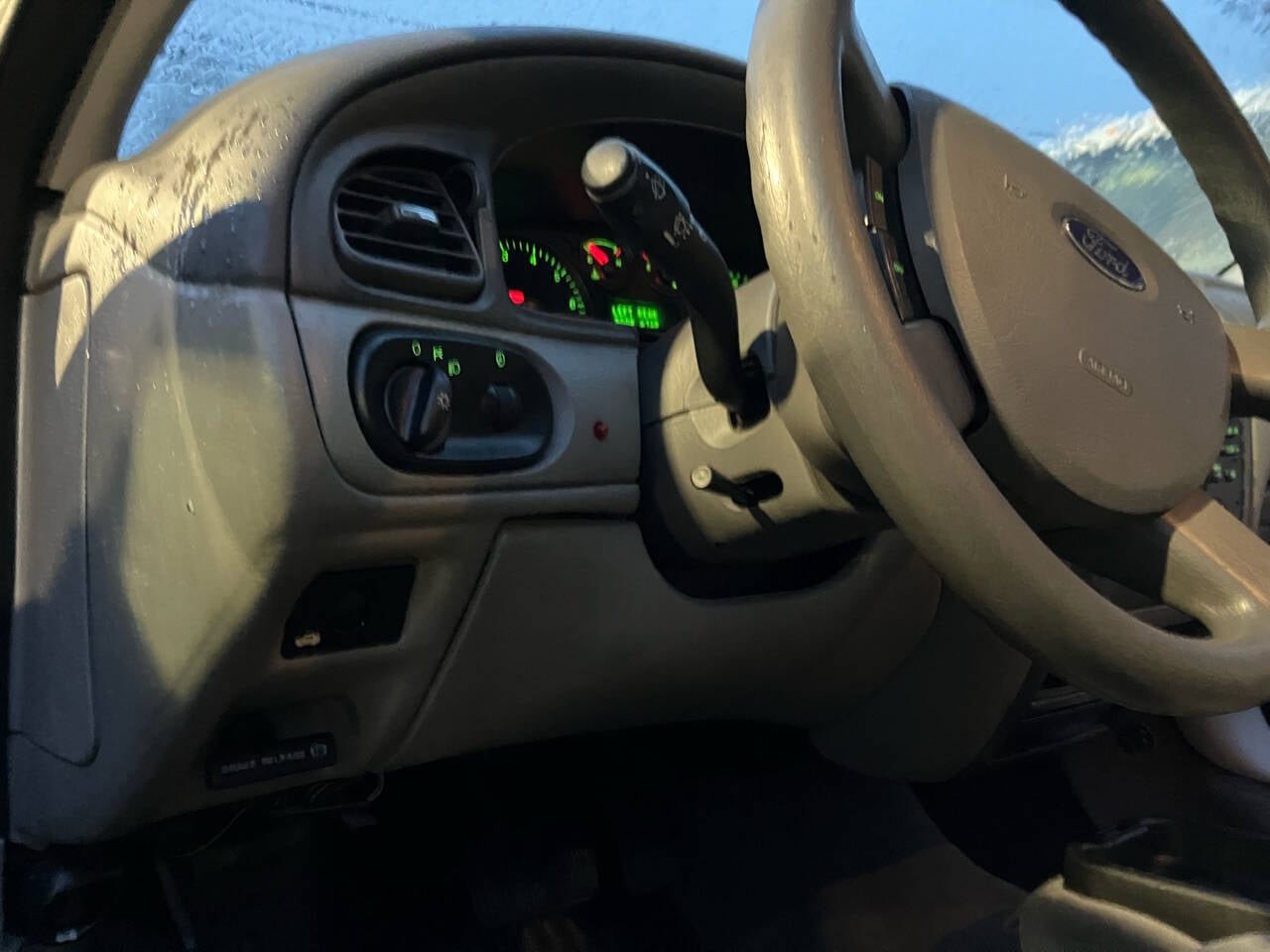 Used 2004 Ford Taurus SE image 33