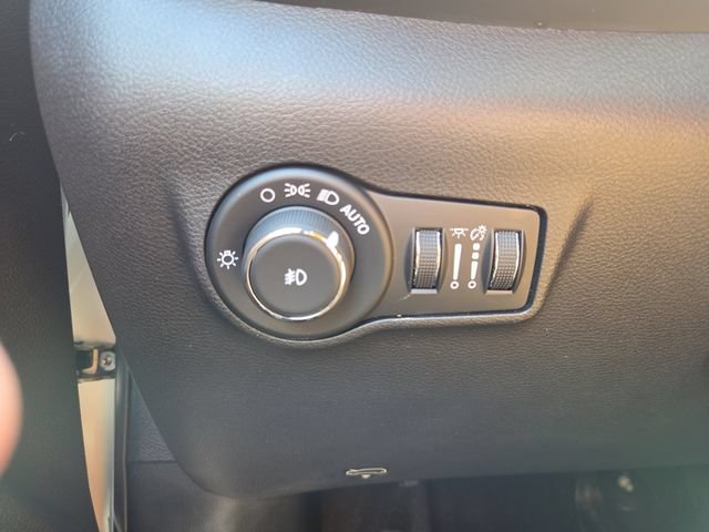 Used 2024 Jeep Compass Latitude AWD/4WD image 25