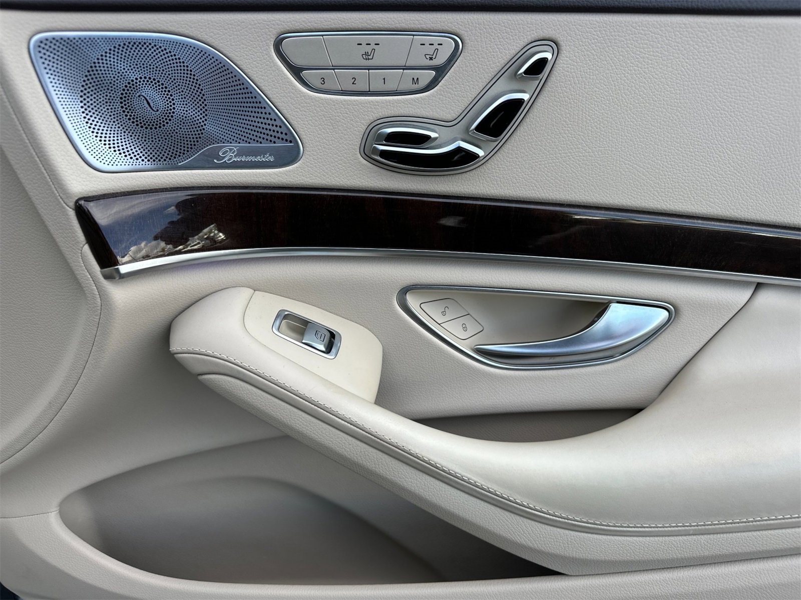 Used 2018 Mercedes-Benz S 560 Sedan image 18