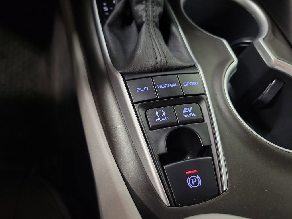 Used 2022 Toyota Camry LE FWD image 16