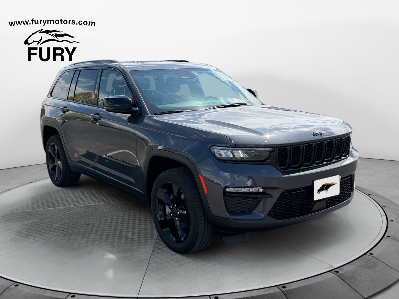Used 2025 Jeep Grand Cherokee Limited w/ Black Appearance Package AWD/4WD image 1