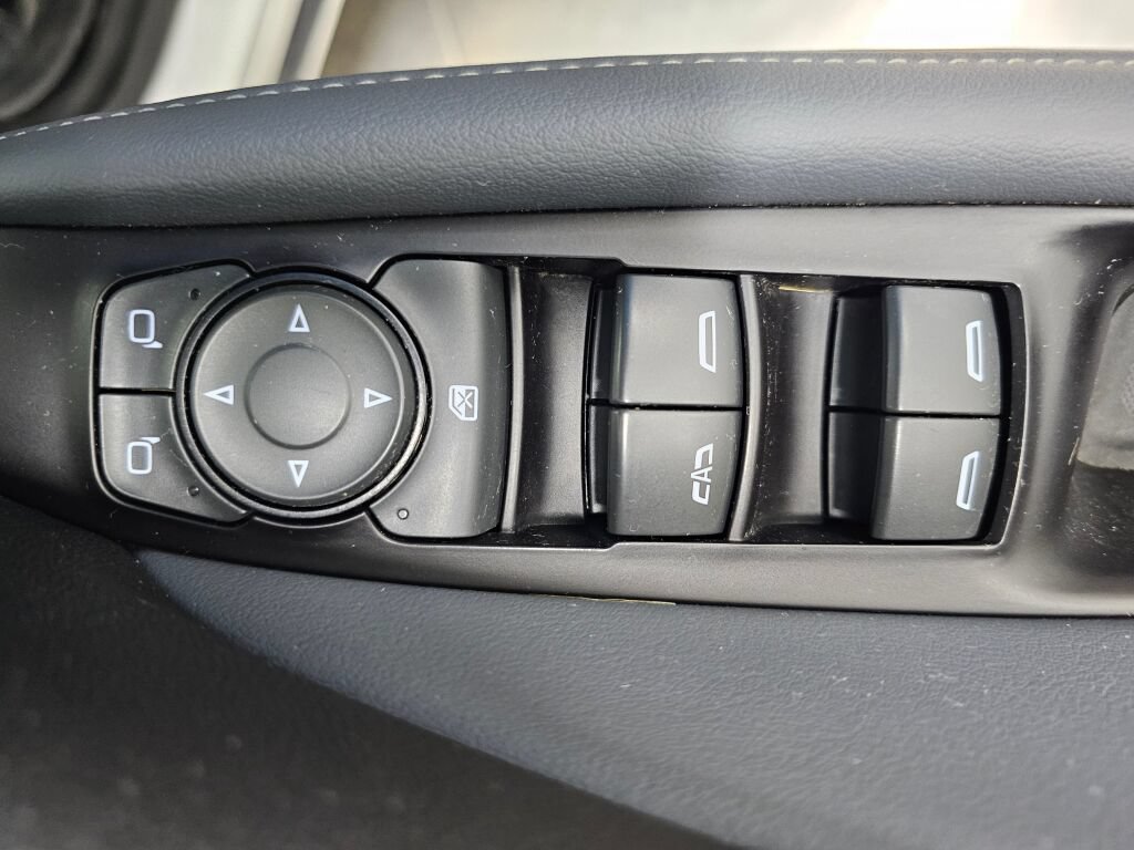 Used 2020 Buick Enclave Essence w/ Sound and Sites Package AWD/4WD image 28