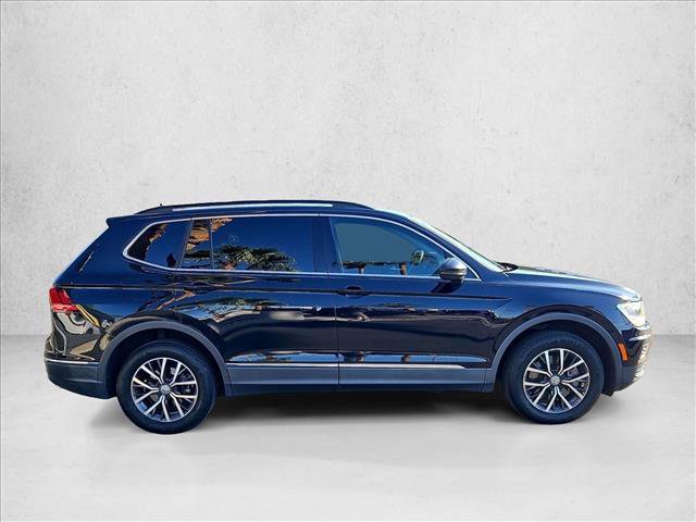 Used 2020 Volkswagen Tiguan SE w/ Panoramic Sunroof Package FWD image 4