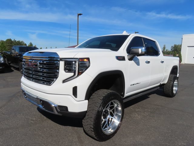 Used 2023 GMC Sierra 1500 Denali w/ Technology Package AWD/4WD image 3