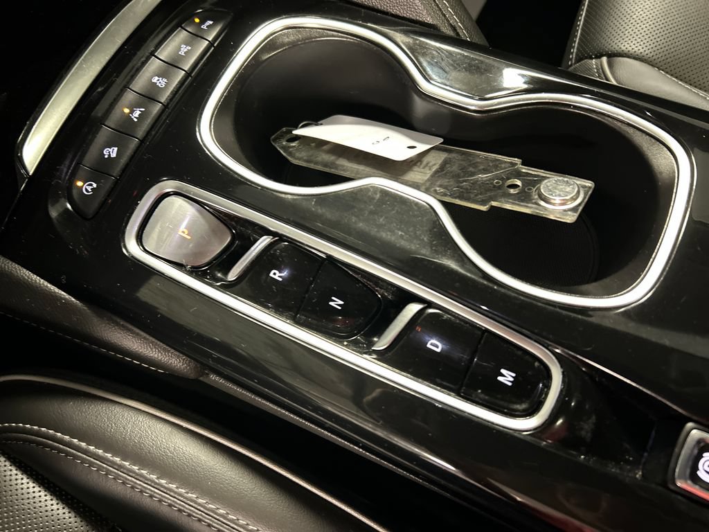 Used 2023 Buick Envision Avenir AWD/4WD image 20