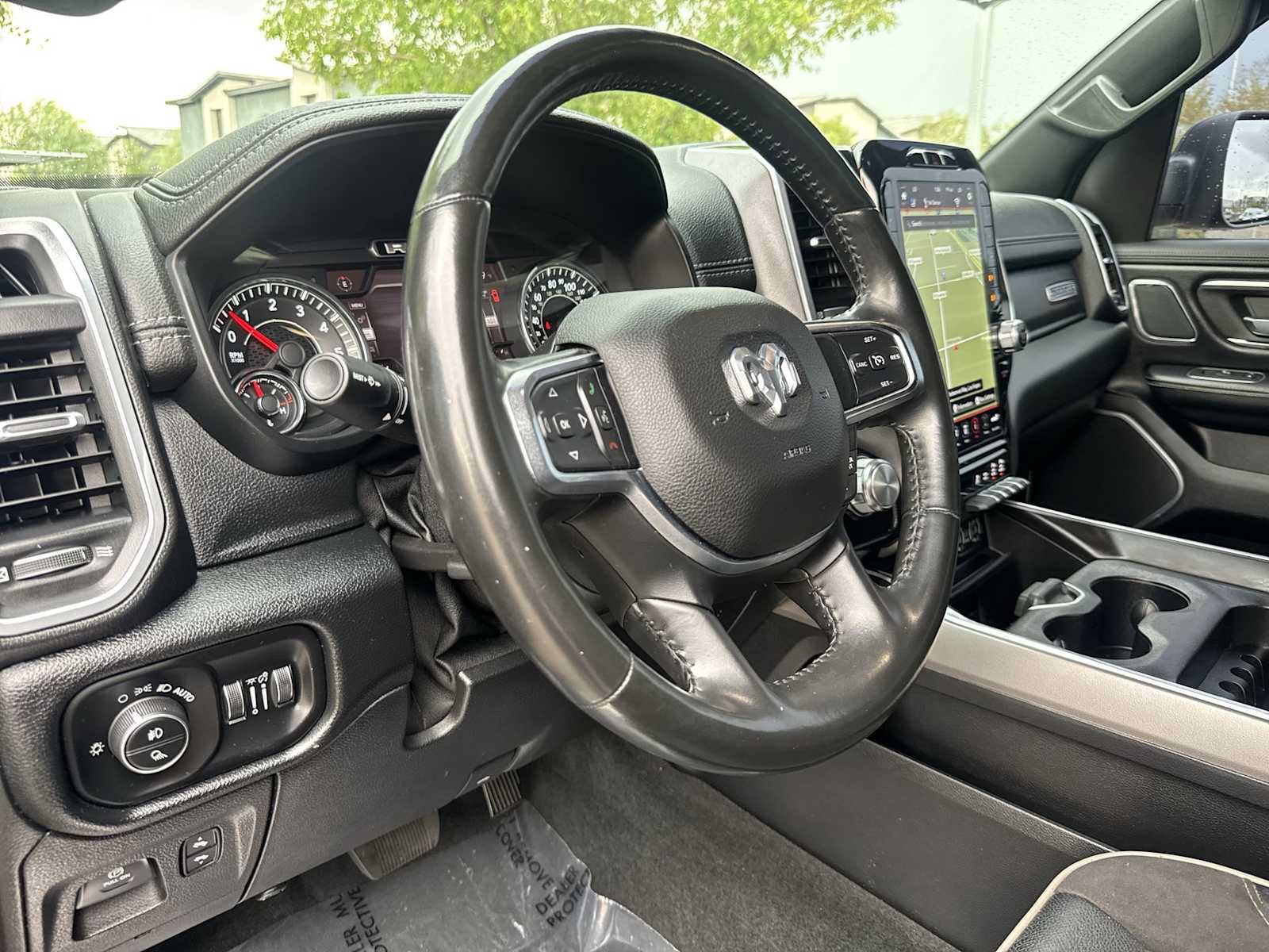 Used 2021 RAM 1500 Laramie AWD/4WD image 10
