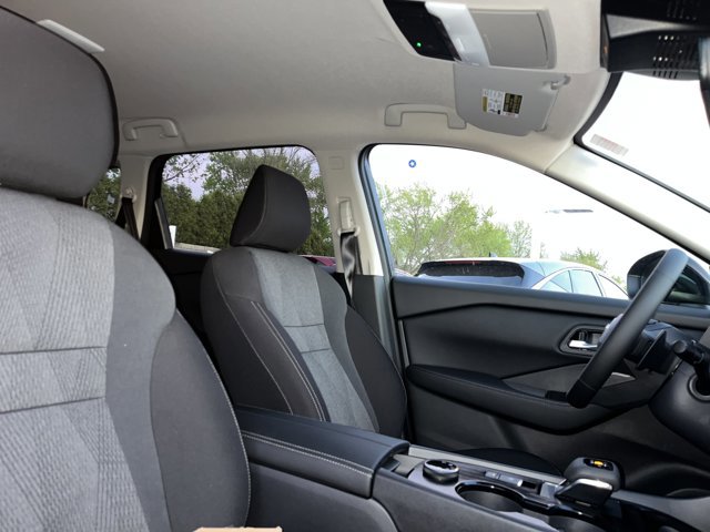 New 2026 Nissan Rogue SV w/ Cold Weather Package AWD/4WD image 10