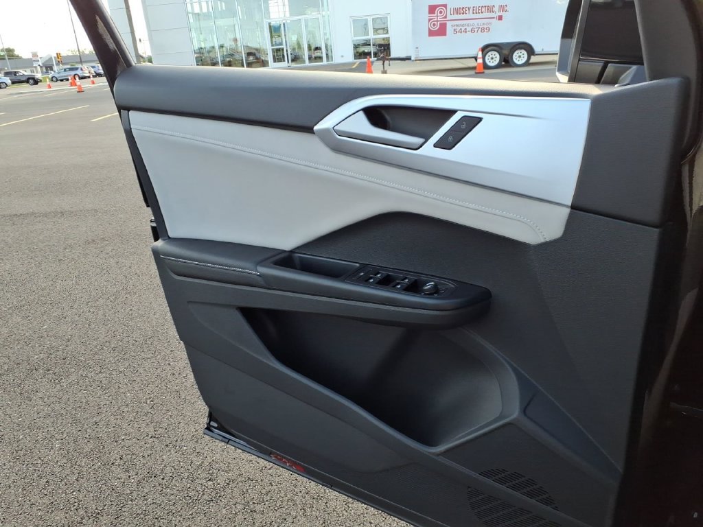 New 2026 Volkswagen Taos SE AWD/4WD image 15
