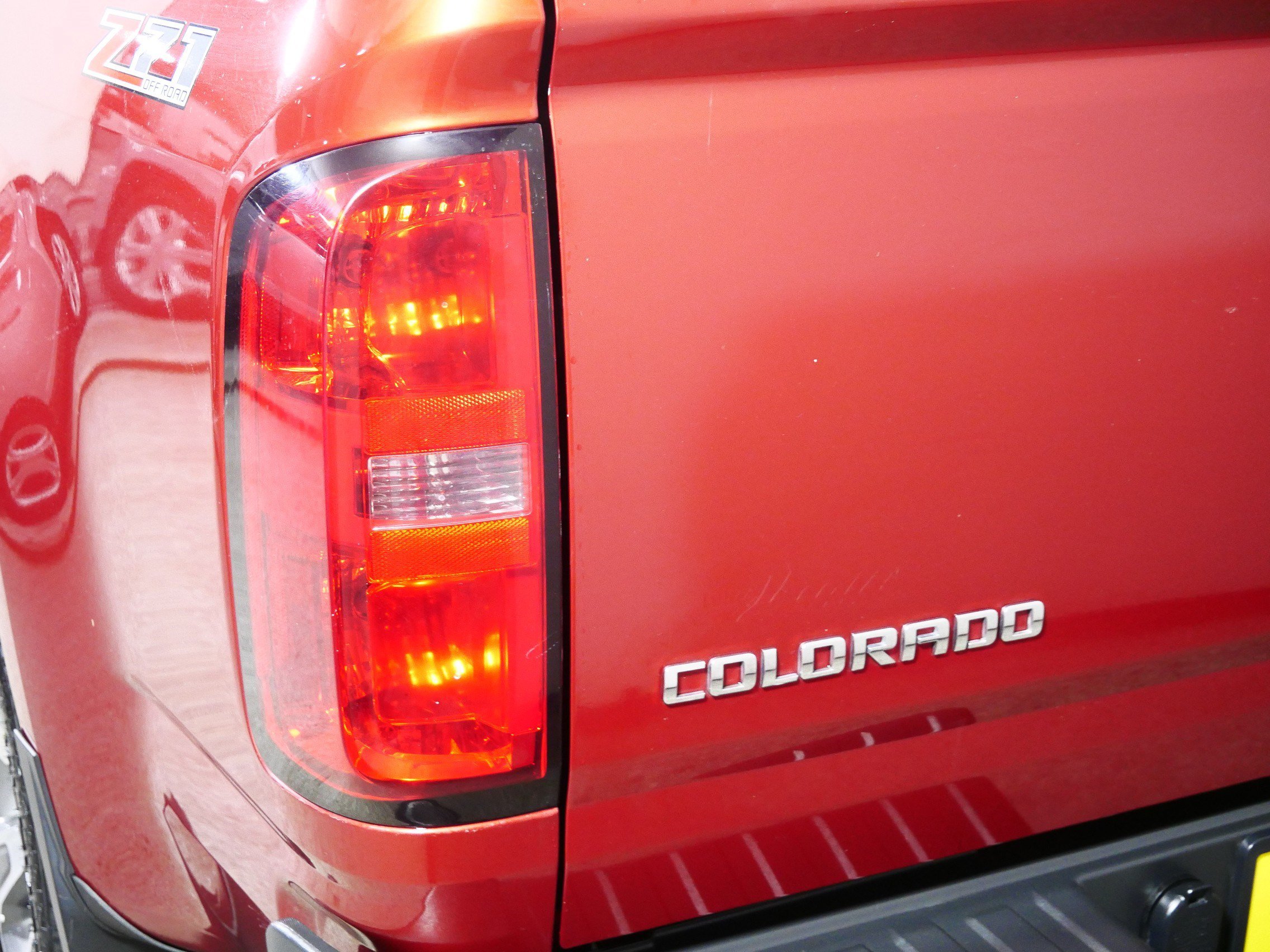 Used 2015 Chevrolet Colorado Z71 AWD/4WD image 17