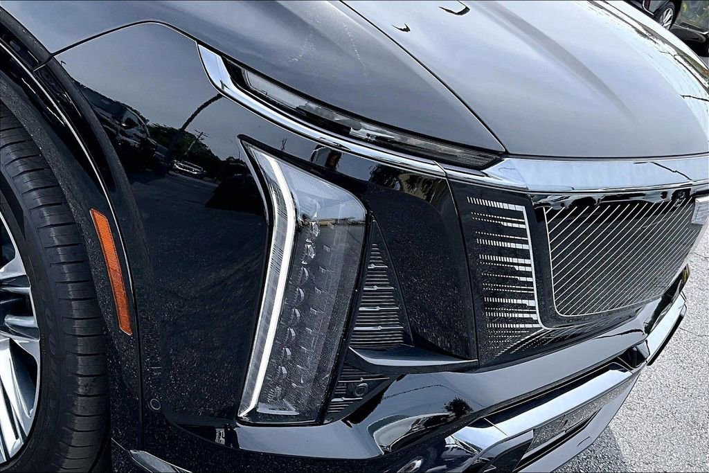 Certified 2026 Cadillac Vistiq Platinum w/ LPO, Floor Liner Package AWD/4WD image 33