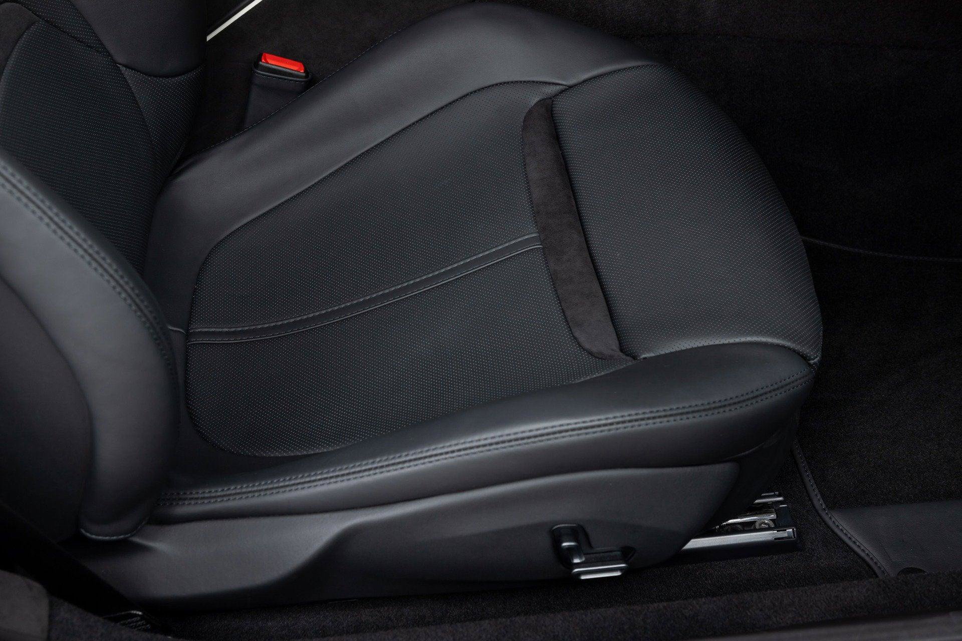 Certified 2024 Ferrari Roma Spider RWD image 47