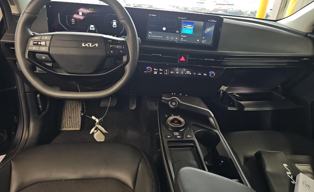 Certified 2025 Kia EV6 Light AWD/4WD image 11