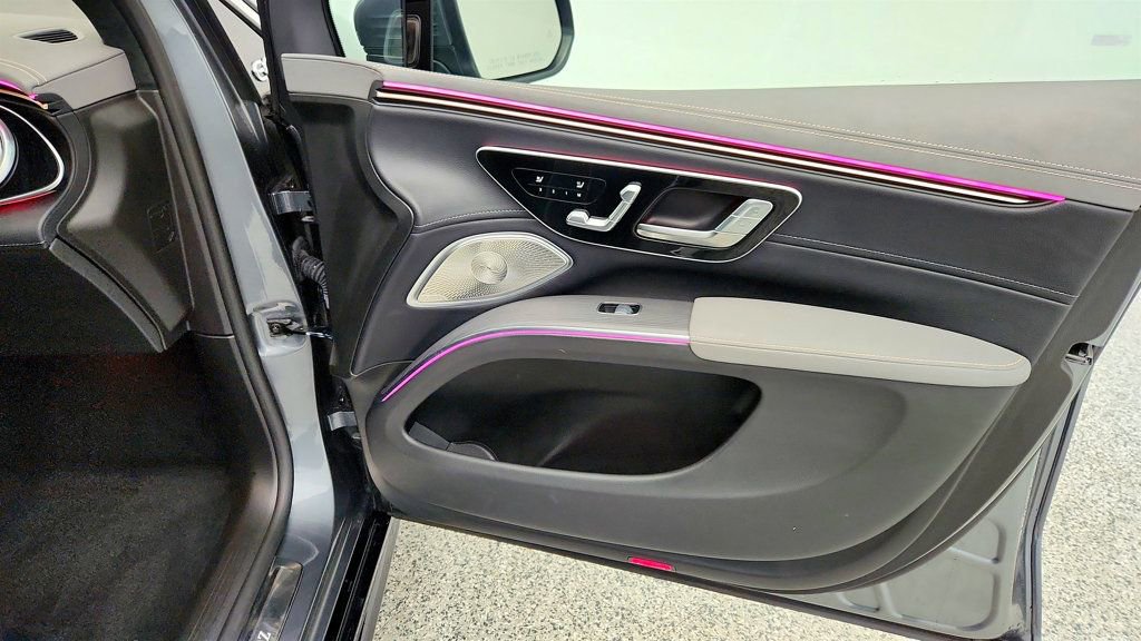 Used 2023 Mercedes-Benz EQS 580 4MATIC SUV image 26