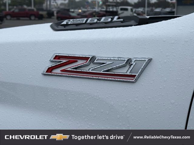 Used 2025 Chevrolet Silverado 2500 Custom w/ Custom Value Package image 3