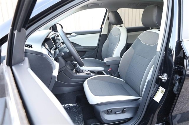 New 2025 Volkswagen Taos SE image 8