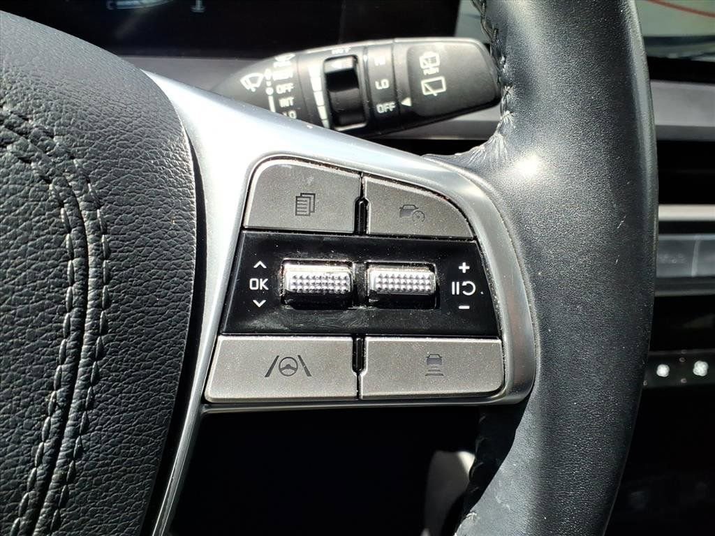 Used 2024 Kia Telluride LX FWD image 19