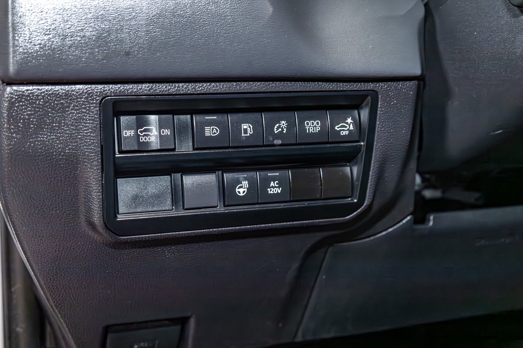 Used 2024 Toyota Sequoia Platinum image 17