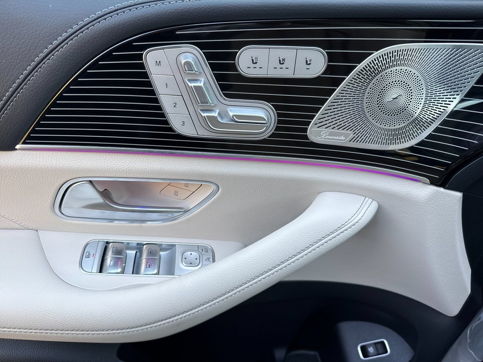 New 2026 Mercedes-Benz GLS 450 4MATIC image 10