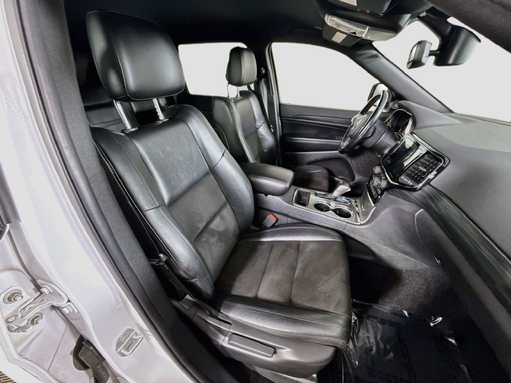 Used 2020 Jeep Grand Cherokee Altitude AWD/4WD image 33