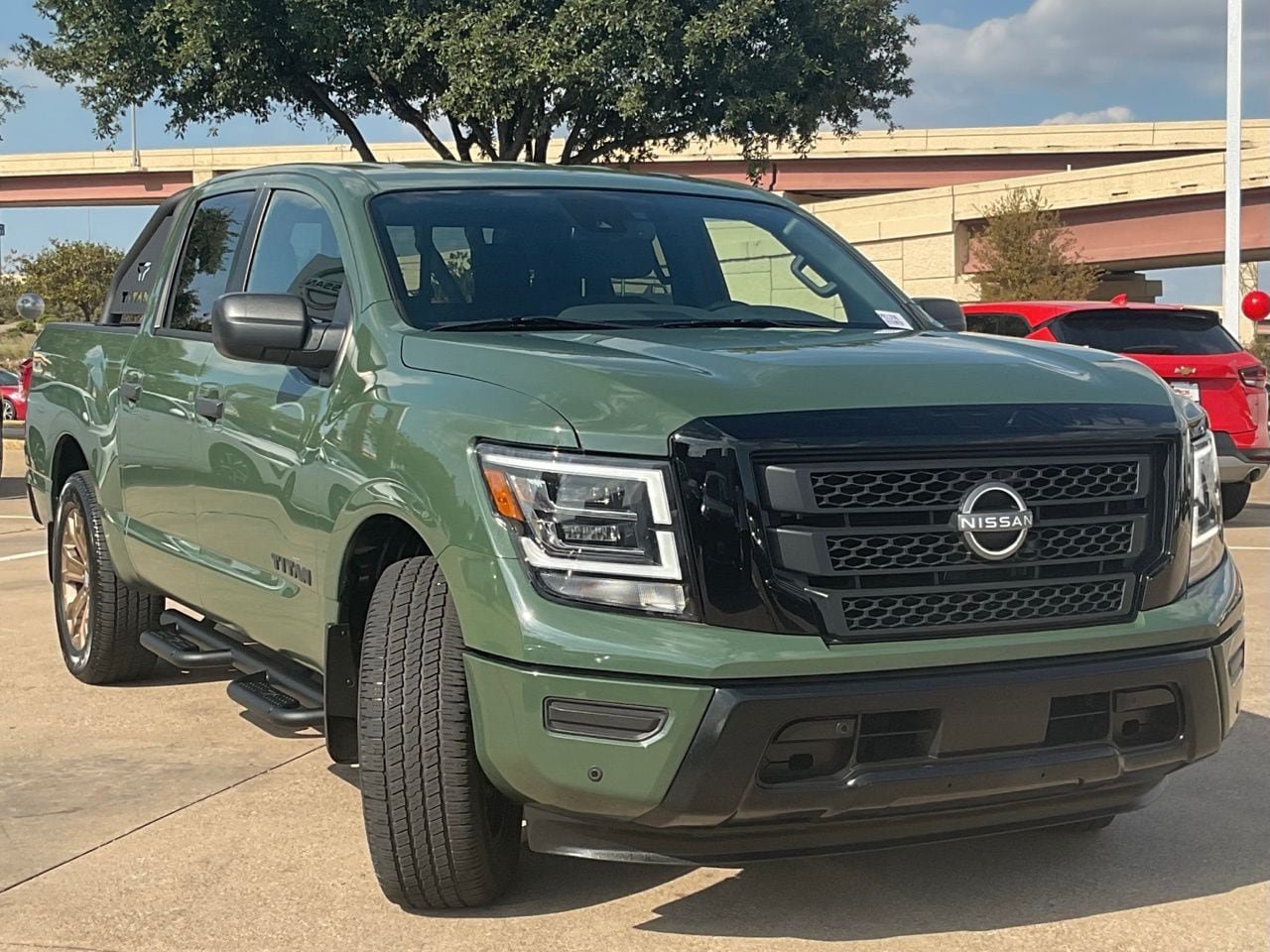 Used 2024 Nissan Titan SV w/ SV Bronze Edition Package RWD image 3