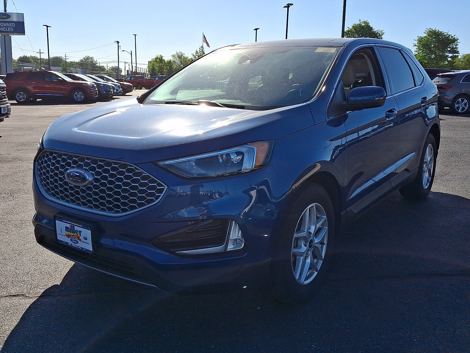Certified 2024 Ford Edge SEL w/ Convenience Package AWD/4WD image 3