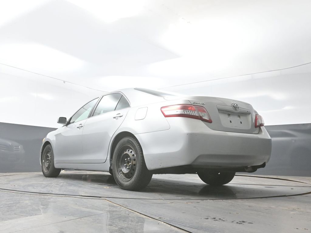 Used 2011 Toyota Camry LE image 51