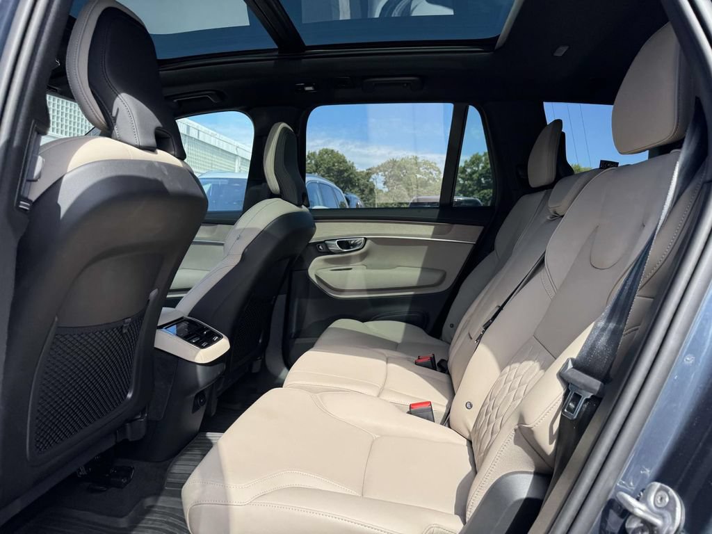 Used 2026 Volvo XC90 B6 Plus w/ Protection Package Premier AWD/4WD image 9