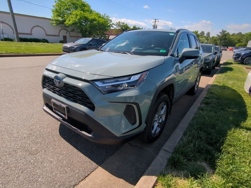 Used 2023 Toyota RAV4 XLE w/ Convenience Package image 7