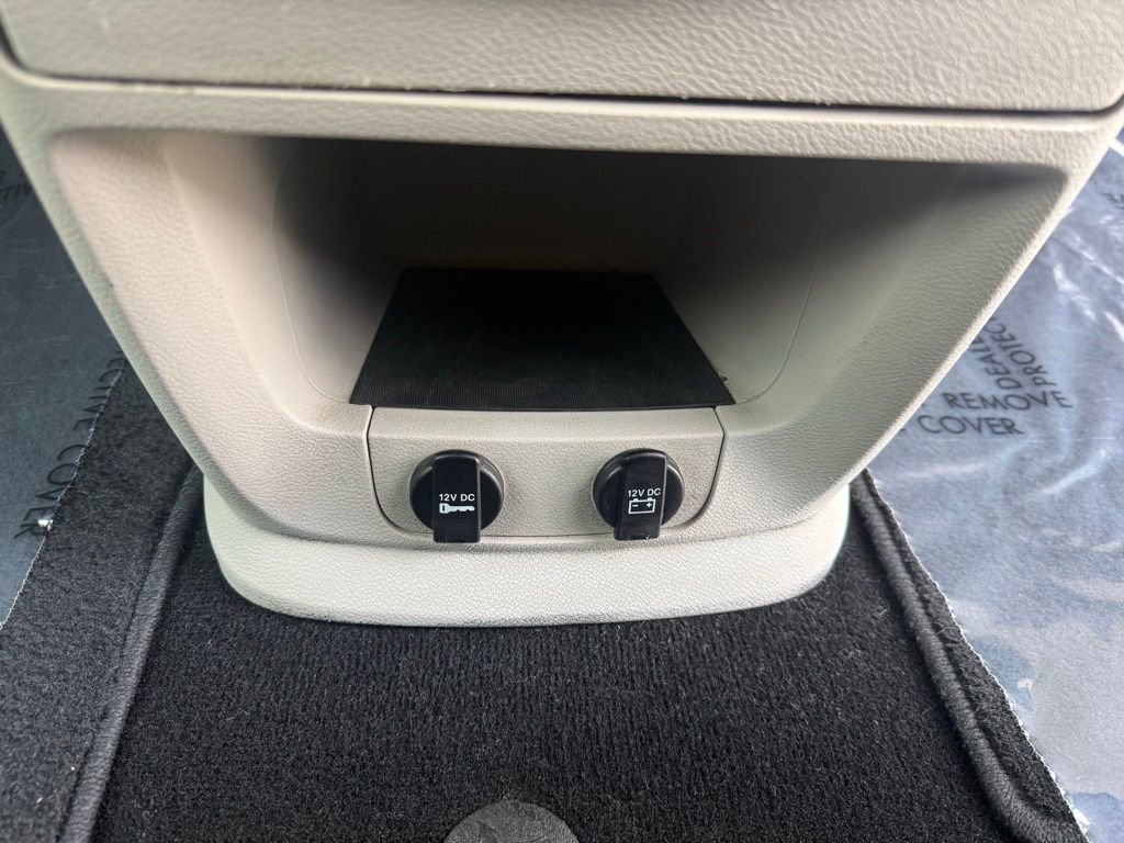 Used 2018 Dodge Grand Caravan SE w/ UConnect Hands-Free Group image 52