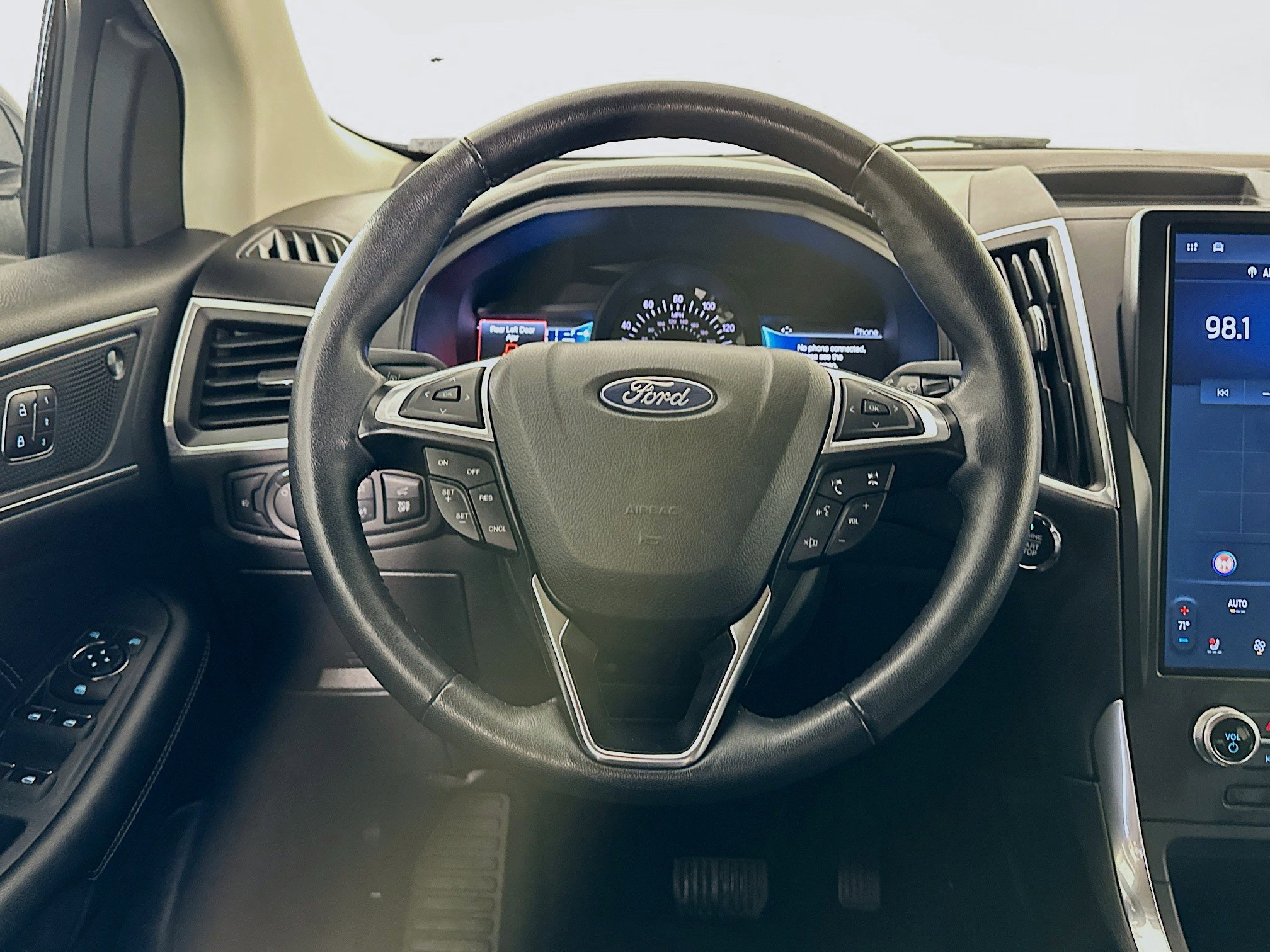 Used 2024 Ford Edge Titanium image 17