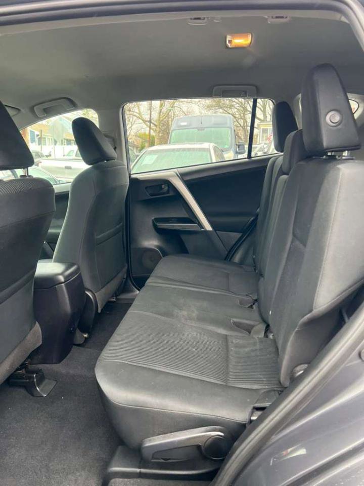 Used 2018 Toyota RAV4 LE w/ All Weather Liner Package image 27