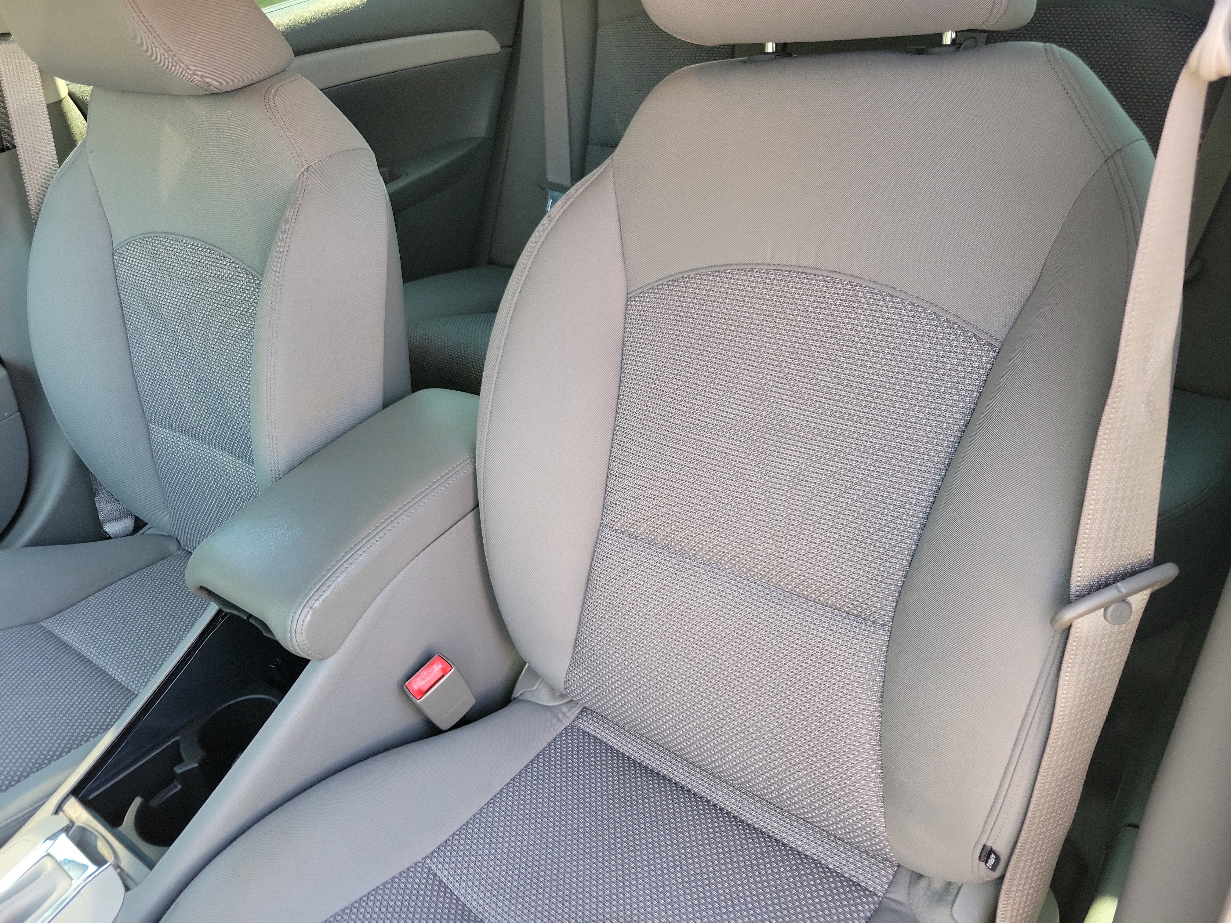 Used 2010 Chevrolet Malibu Hybrid image 6