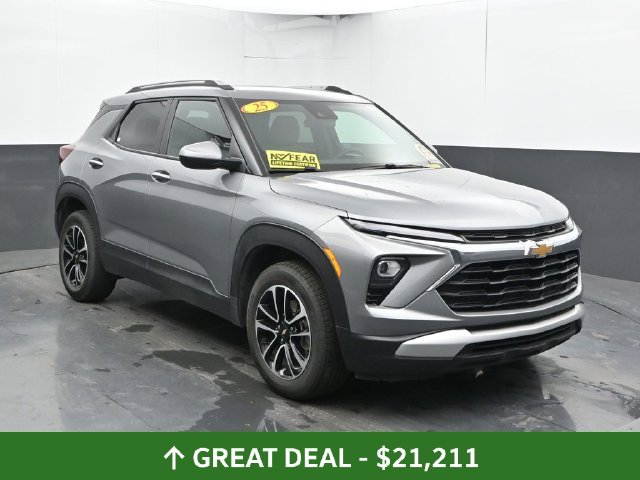 Used 2025 Chevrolet TrailBlazer LT AWD/4WD image 7