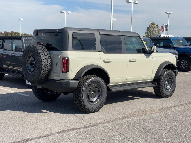 New 2025 Ford Bronco Outer Banks w/ Sasquatch Package image 3