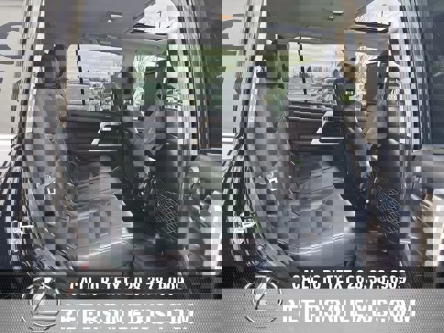 Used 2016 Toyota Land Cruiser image 21