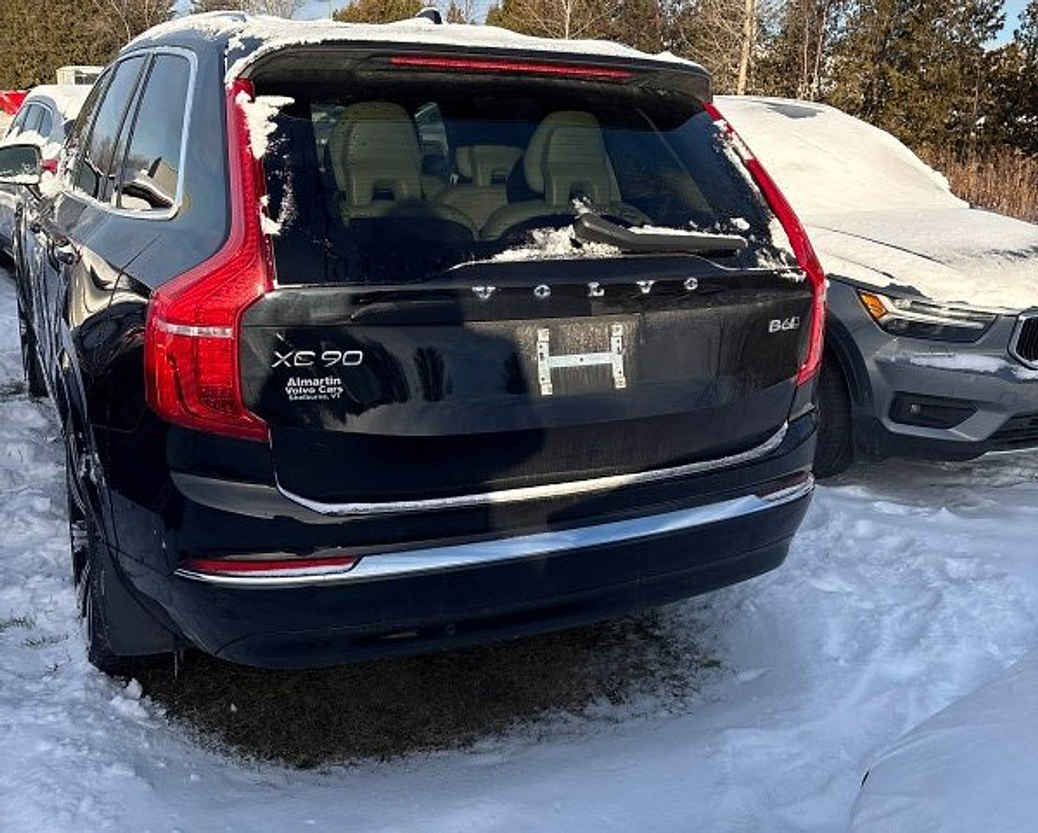 Certified 2023 Volvo XC90 B6 Ultimate w/ Protection Package image 4