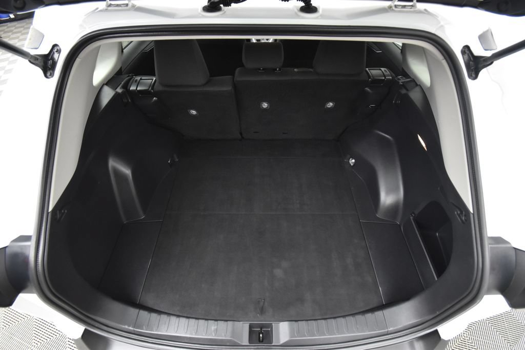 Used 2021 Toyota RAV4 LE AWD/4WD image 28