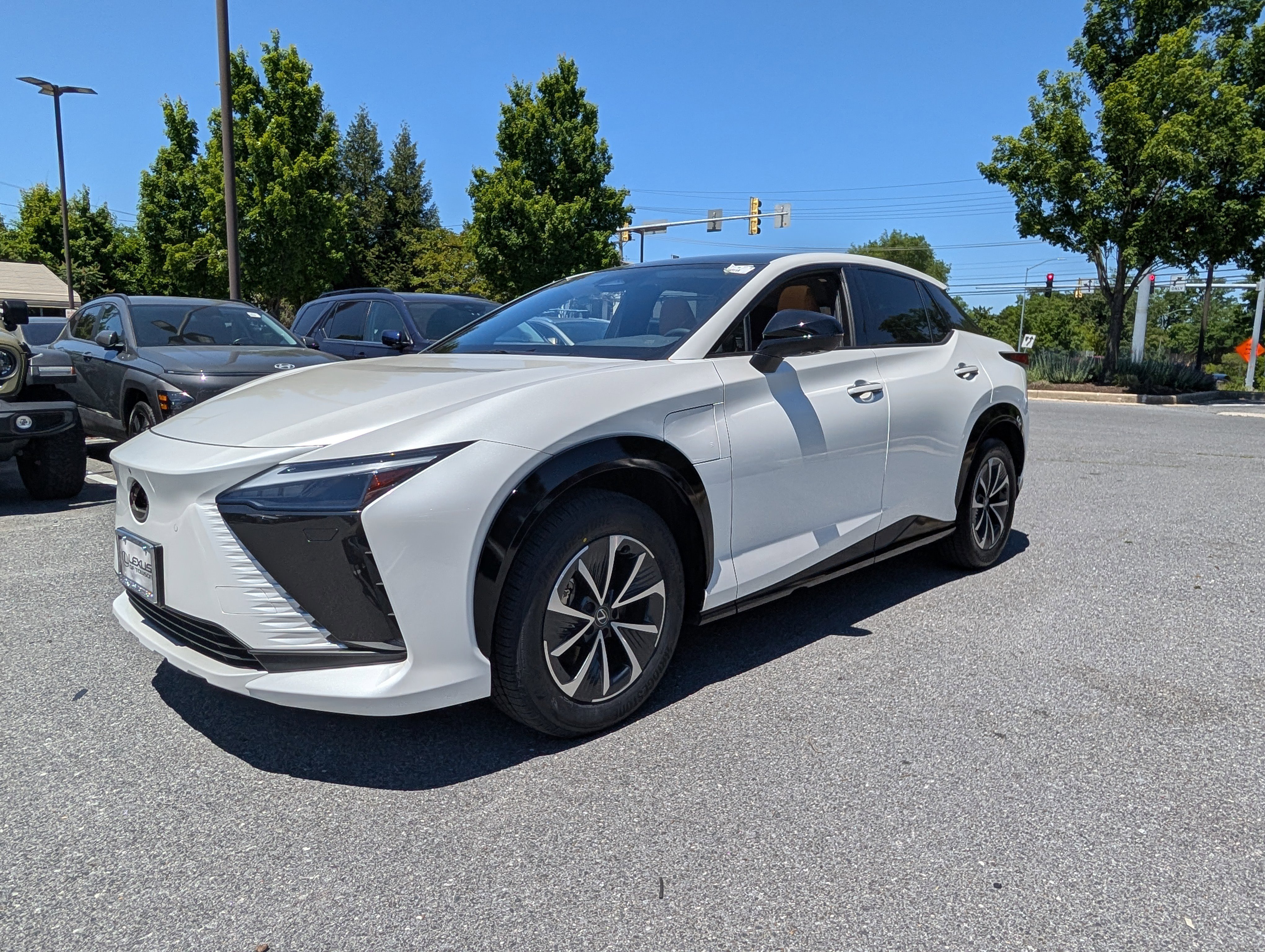 Used 2024 Lexus RZ 300e Premium w/ Accessory Package (Z1) FWD image 7
