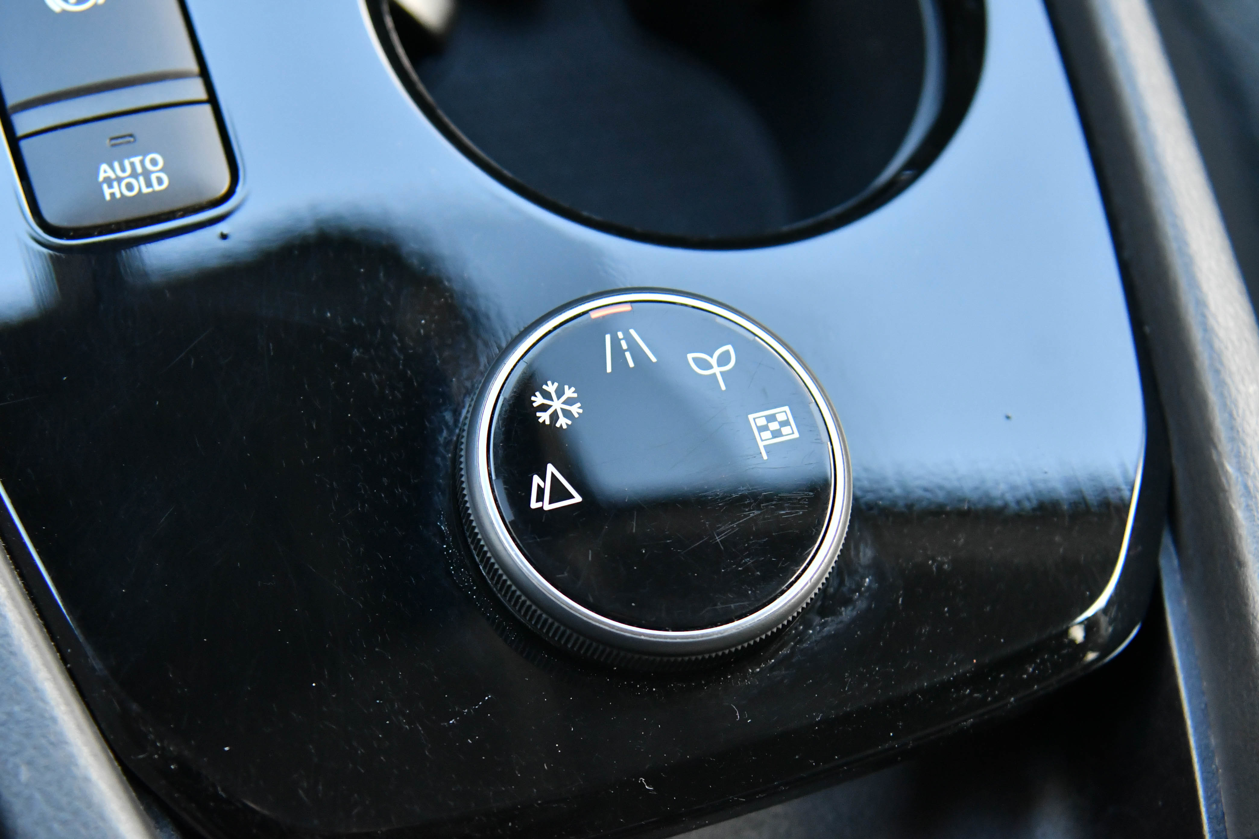 Used 2024 Nissan Rogue SV image 26