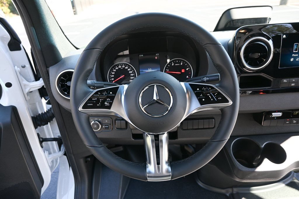 Used 2026 Mercedes-Benz Sprinter 4500 video 2