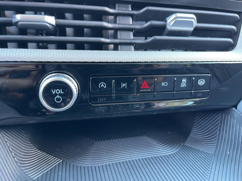 New 2026 Ford Explorer Active w/ Active Comfort Package image 10