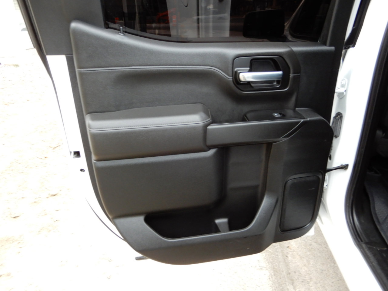 Used 2022 Chevrolet Silverado 1500 LT w/ Leather Package image 19