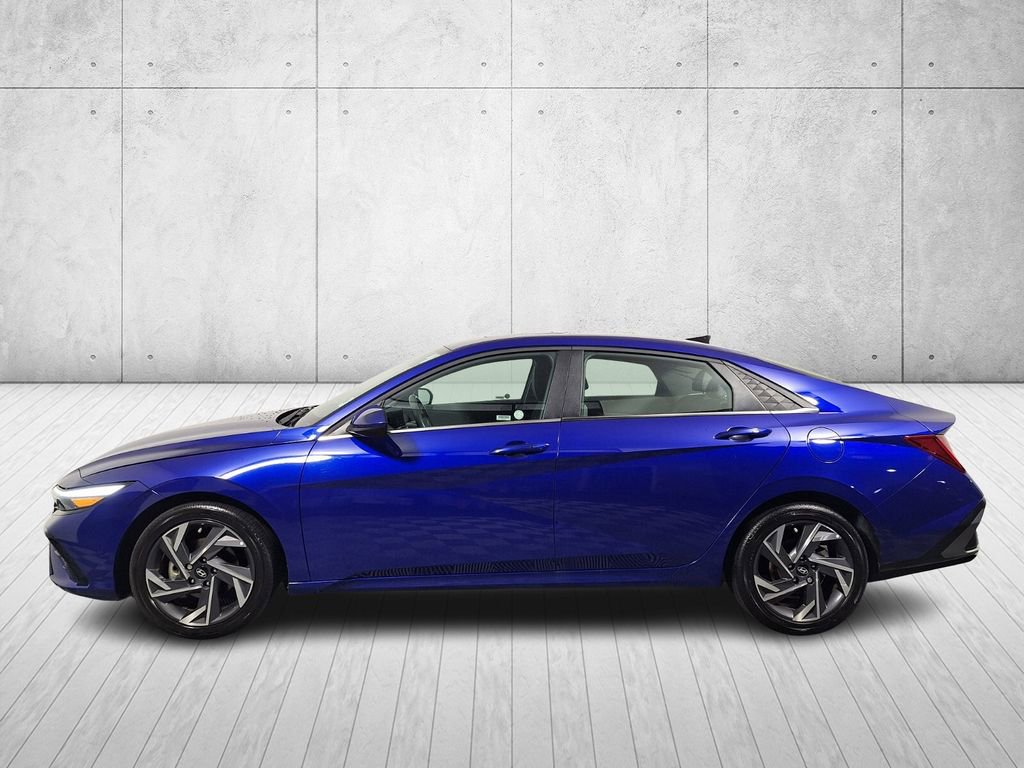 Used 2025 Hyundai Elantra SEL FWD image 8