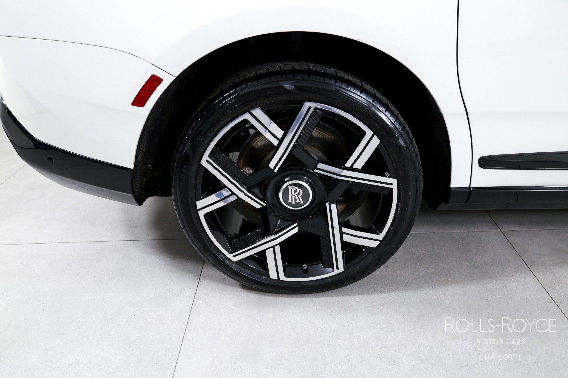 Certified 2025 Rolls-Royce Cullinan image 39