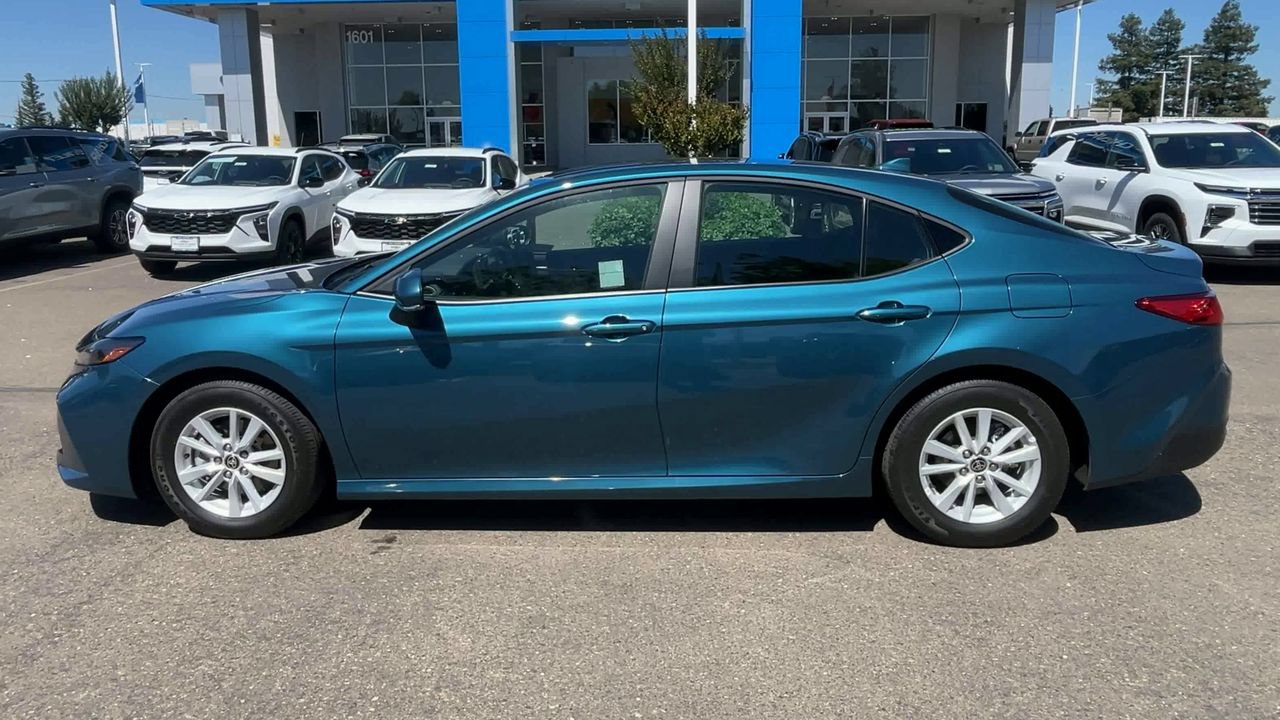 Used 2026 Toyota Camry LE w/ Convenience Package FWD image 4