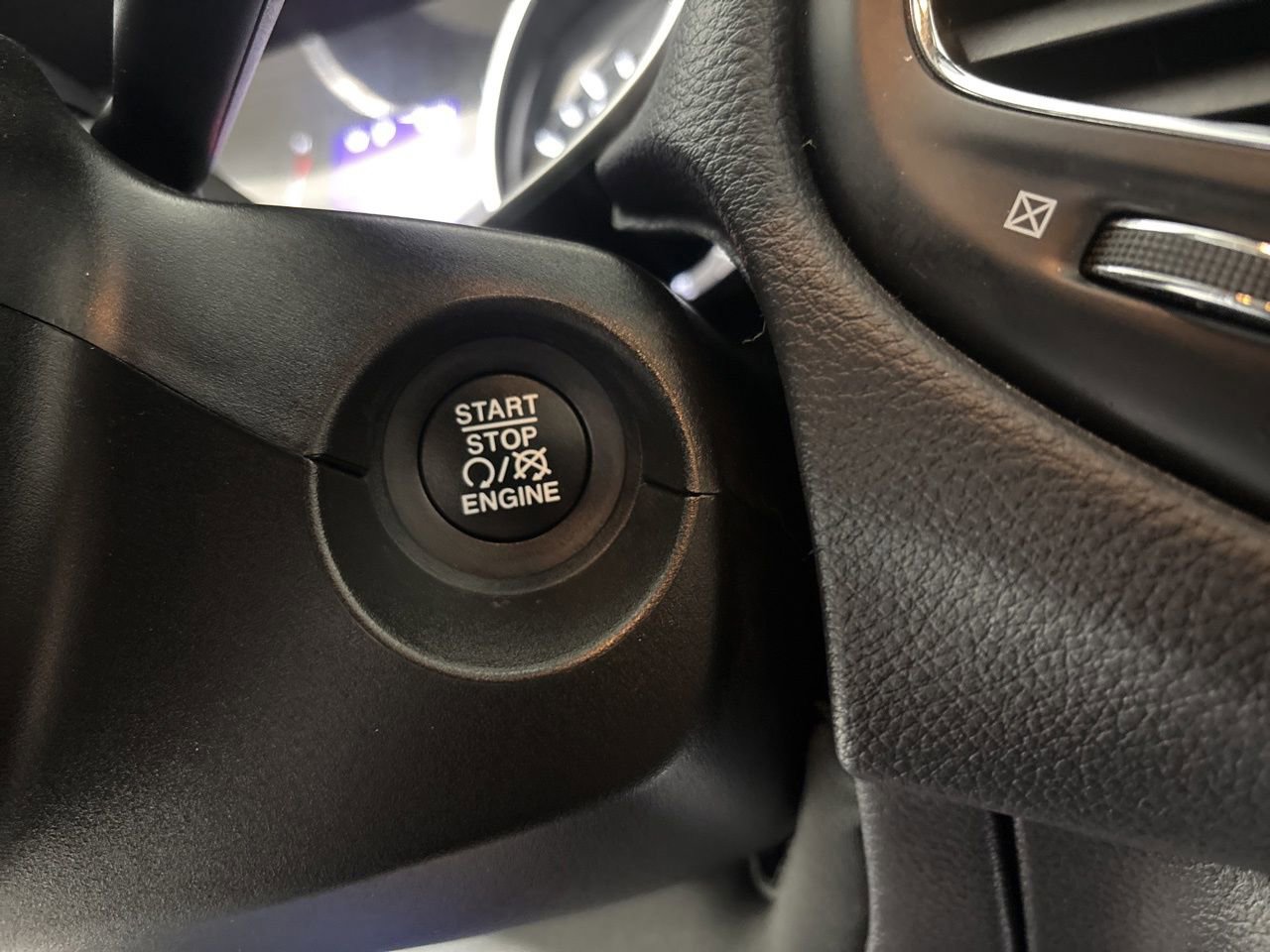 Used 2020 Jeep Compass Latitude image 14